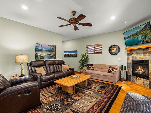 2nd image of 877 Northwood Blvd #1