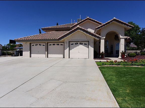 2nd image of 6831 Pasatiempo Cir