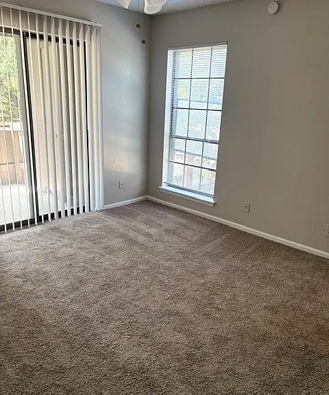 1x1 bedroom with access to patio