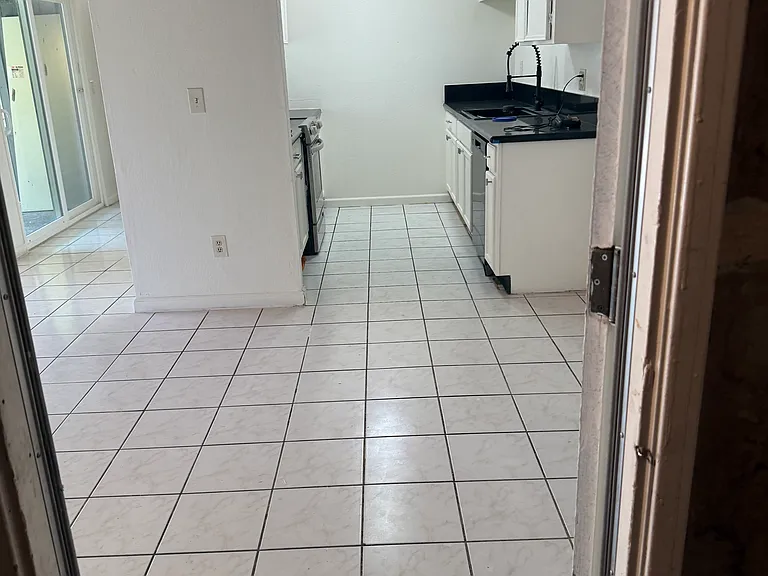 7129 Kelly Dr — Photo 3