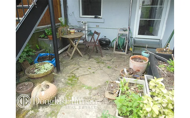 Rented by Douglas Elliman | media 17