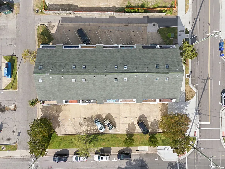 1720 Baltic Ave — Photo 30