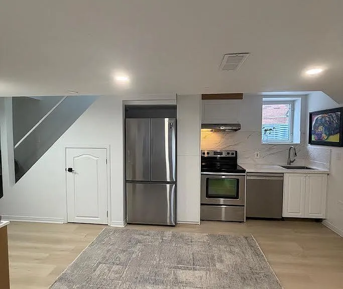 51 Rocksprings Ave #LOWER — Photo 1
