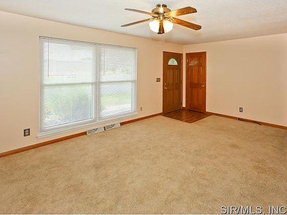 2nd image of 1904 Stanford Pl