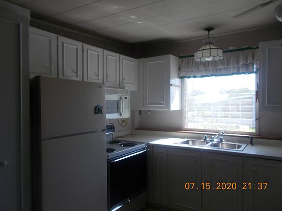 3rd image of 423 Cobalt Ave #423