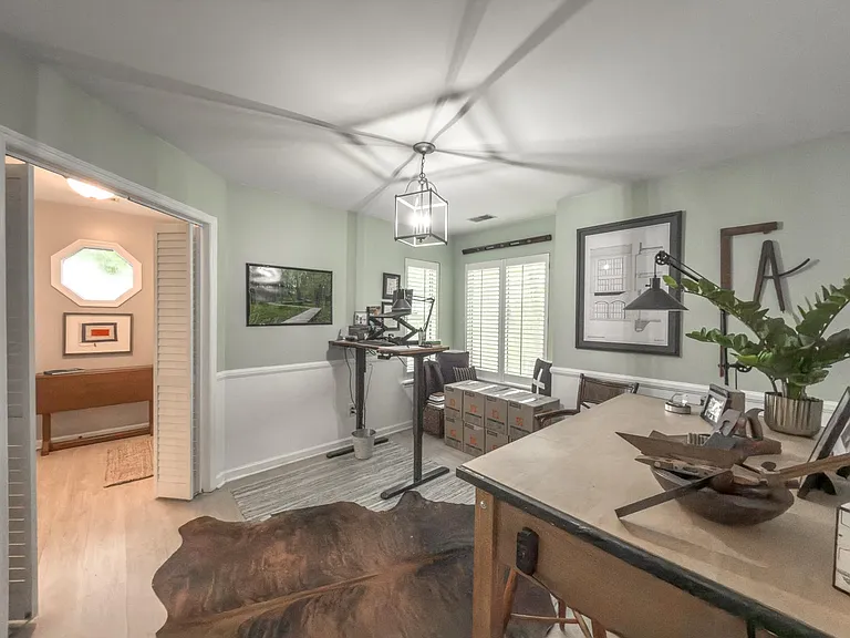 202 Gibbon Ct — Photo 3