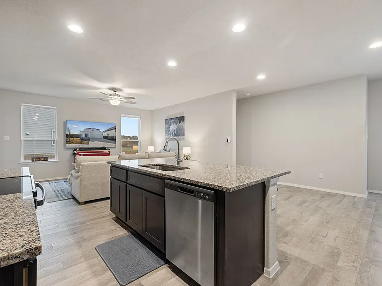 408 Black Opal Dr — Photo 18