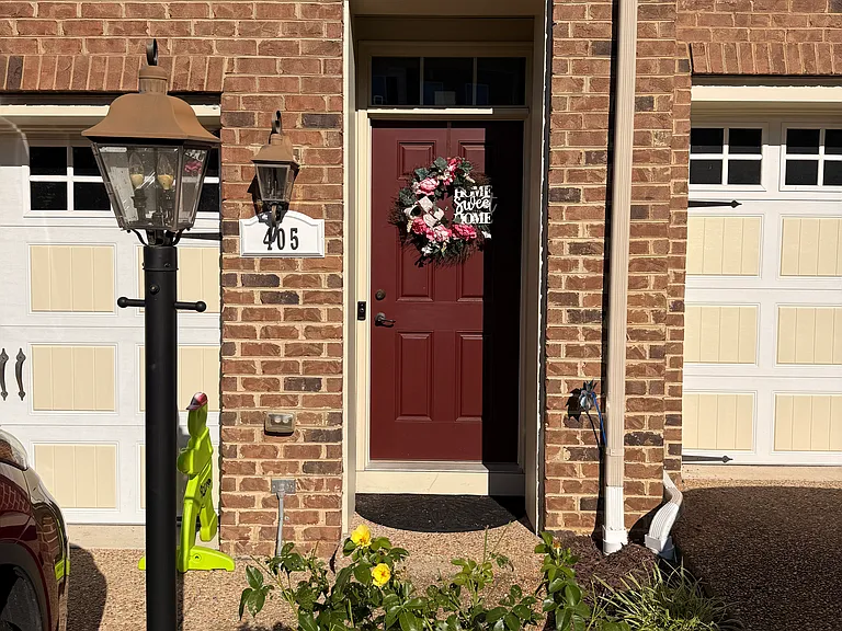 405 Siena Ln — Photo 2