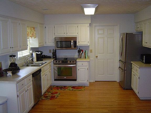 3rd image of 530 Lee Road 508
