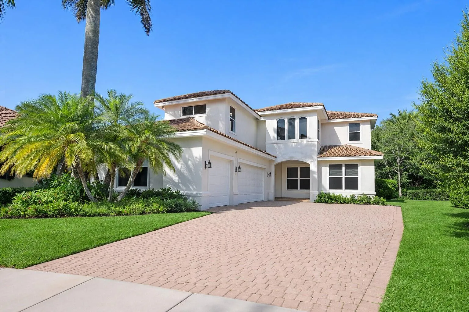 7 bed, 6.0 bath, 3675 sqft, $8,600 — Photo 1