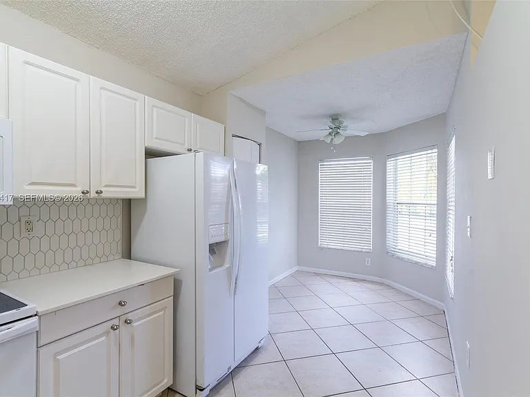 11811 SW 8th St — Photo 5