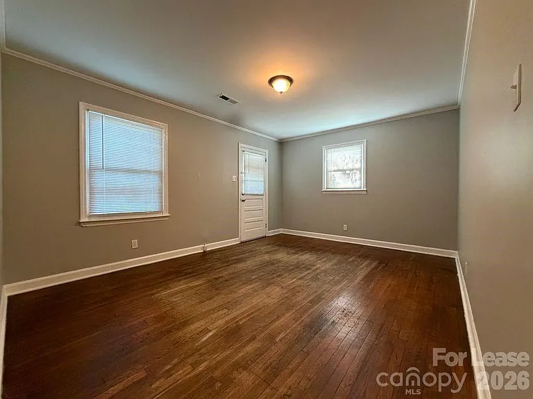 202 E Jenkins St — Photo 2
