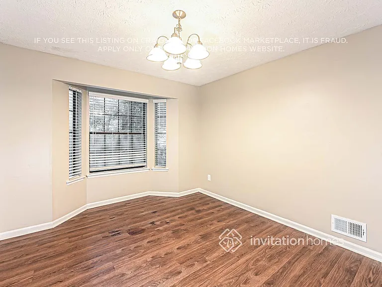 297 Phoenix Dr — Photo 6