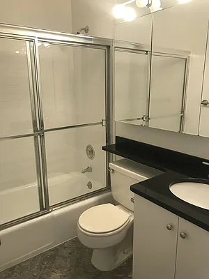 Rented by Carlyle Property Management | media 10