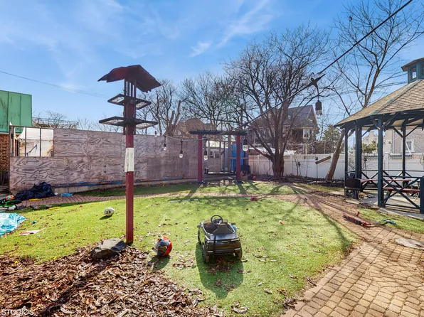 4202 Manhattan Avenue image 25 of 25