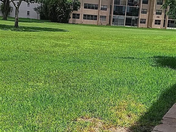 4th image of 10145 Sunrise Lakes Boulevard #405