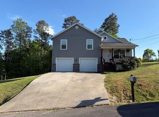 397 Woodlawn Ave, Dalton, GA 30721