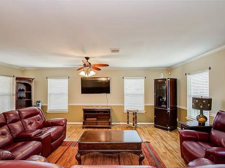 3806 Arbor St — Photo 4