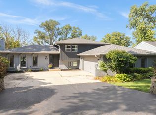 17W204 Orchard Pl, Oakbrook Terrace, IL