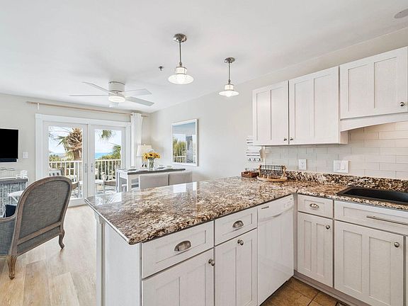 4th image of 144 Spires Ln #312