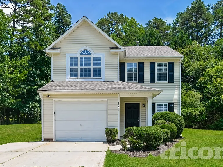 6951 Silver Garden Ln — Photo 2