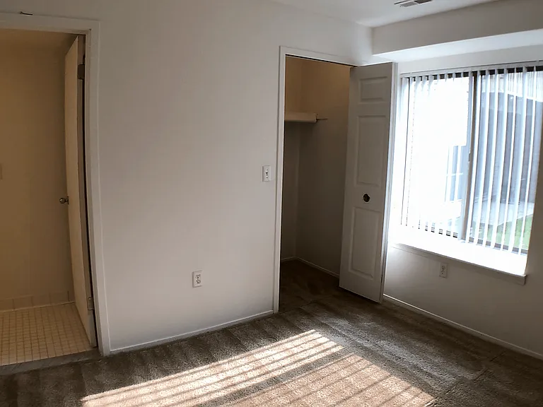 Prentiss Pointe Apartments — Photo 282