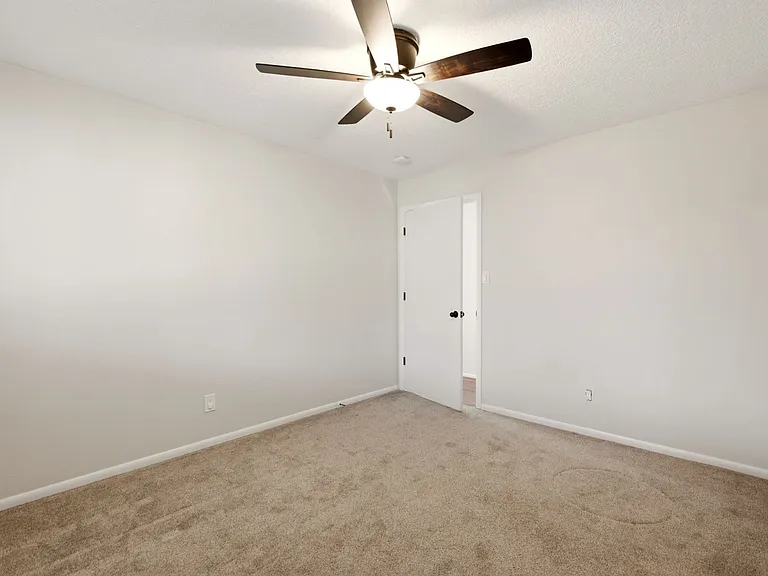 9817 Mary Ellen Pl NE — Photo 26