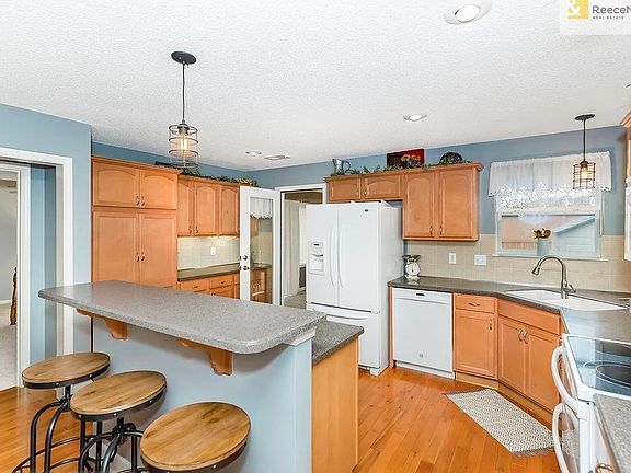 3rd image of 11008 Whispering Ln