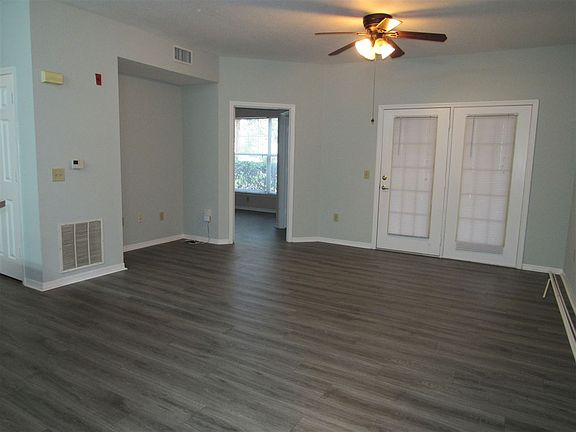 3rd image of 16112 Harbour Vista Cir