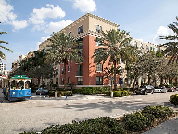 5th image of 630 S Sapodilla Ave APT 305