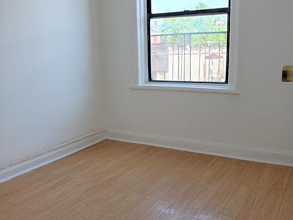 4th image of 3177 Villa Ave APT 1J