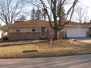 3809 Burrmont Rd, Rockford, IL 61107