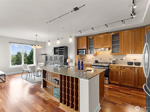 5th image of 18707 SE Newport Way APT 208
