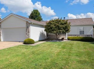 10 Crestwood Ct, Belleville, IL