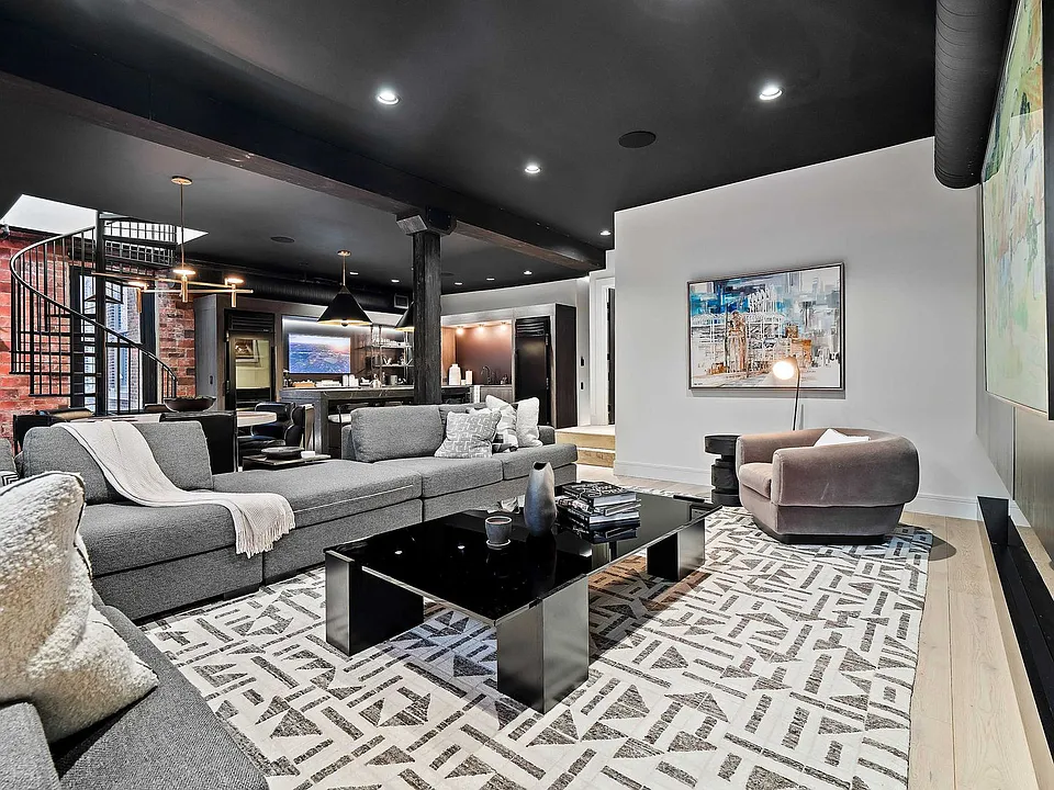 408 W Saint Clair Ave #ID1643101P