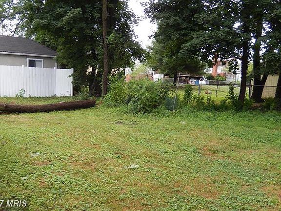 3rd image of 5920 Leewood Ave