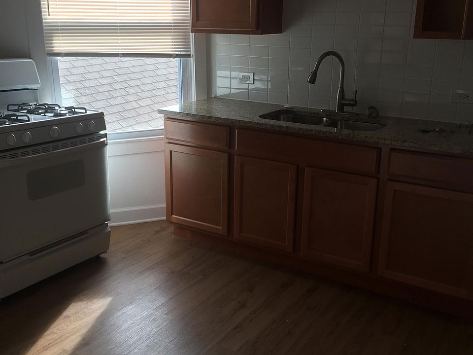 1st image of 4220 W Armitage Ave APT 3
