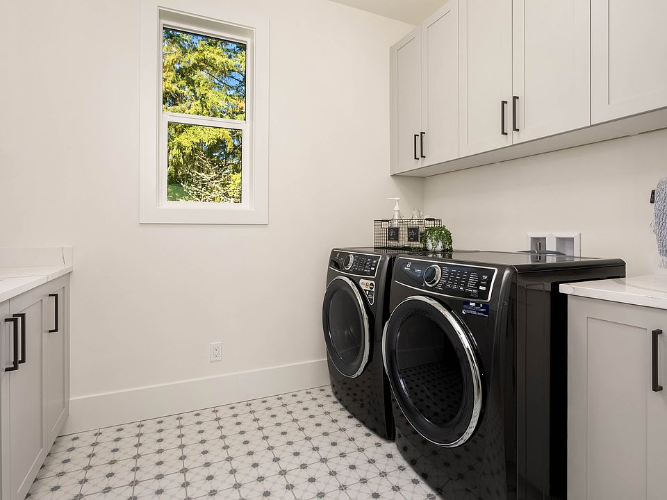 1st image of 16683 NE 195th St
