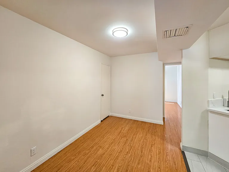 320 W Lomita Ave #10 — Photo 4