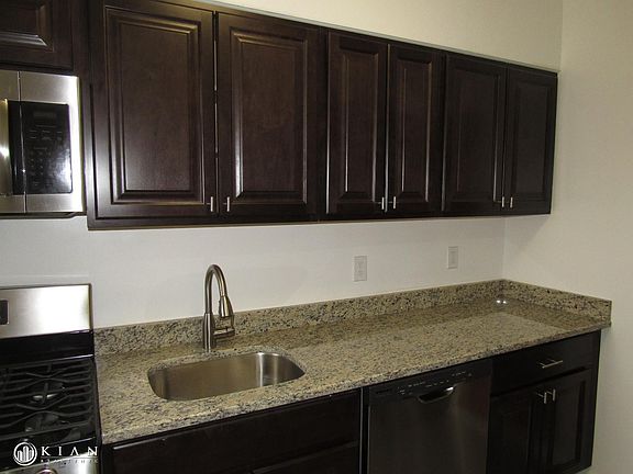 4th image of 13270 Sanford Ave APT 4M