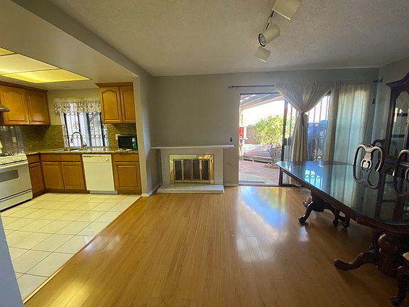 Newly remodel Kitchen and dinning room/family room