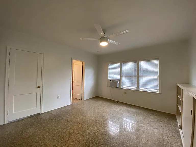 1020 NE 3rd St #1020 — Photo 12