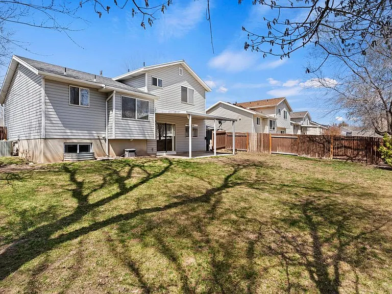 1212 N 75 W — Photo 14
