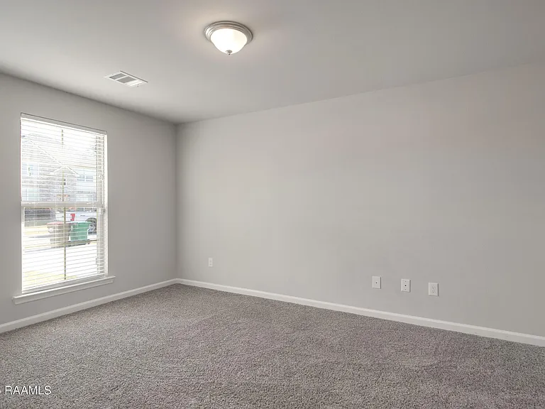 200 S Lakepointe Dr — Photo 23
