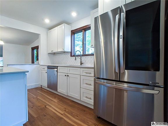 2nd image of 209 Madison Ave