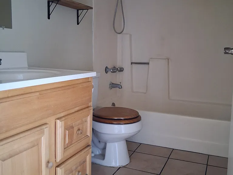 1527 Stevens Ave #G — Photo 10