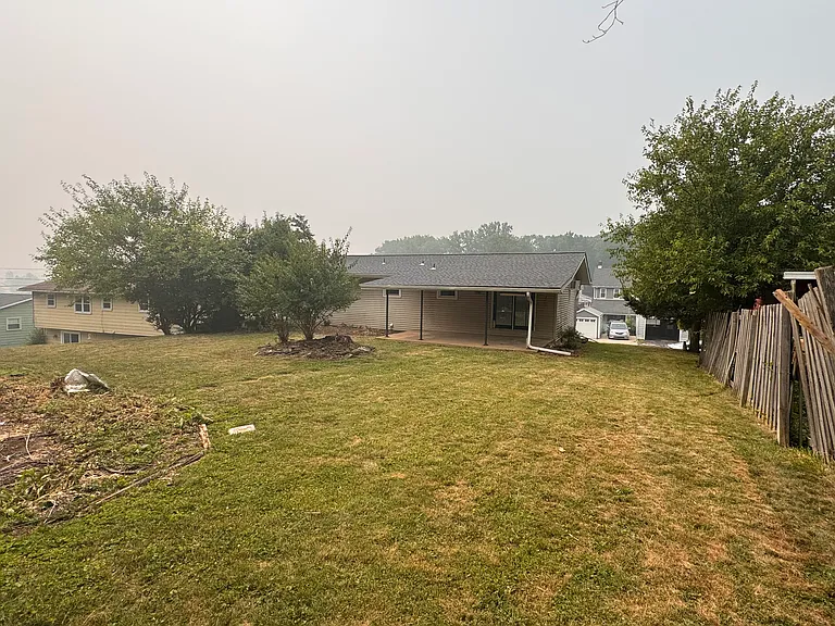 443 Bath Ave — Photo 46