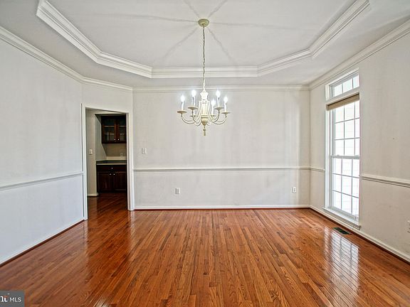 3rd image of 15250 Robinson Dr