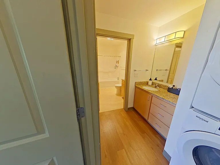 1801 University St — Photo 7