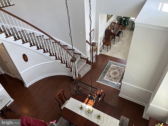 4th image of 271 Hopewell Dr
